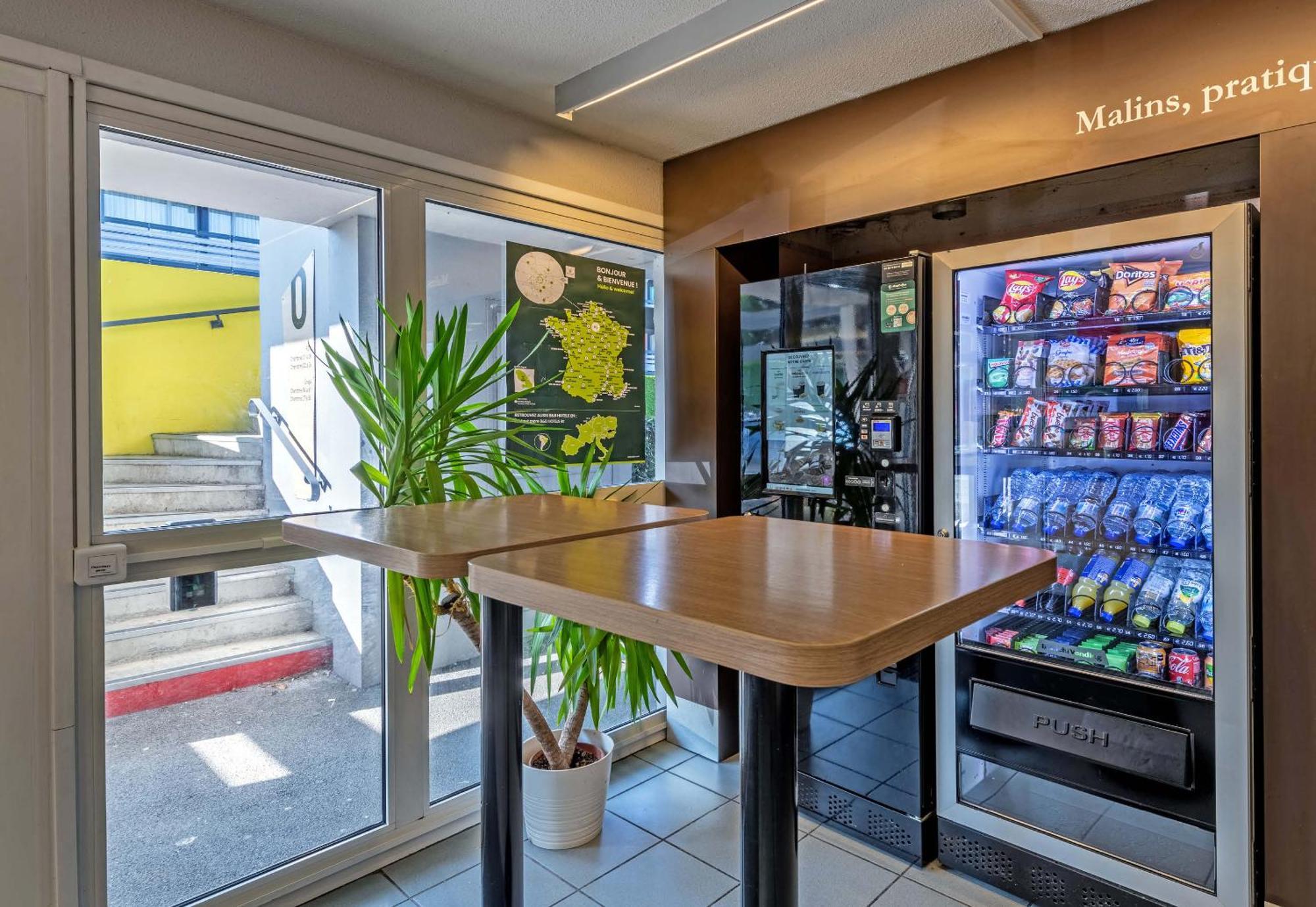 B&B Hotel Morlaix Saint-Martin-des-Champs  Екстериор снимка